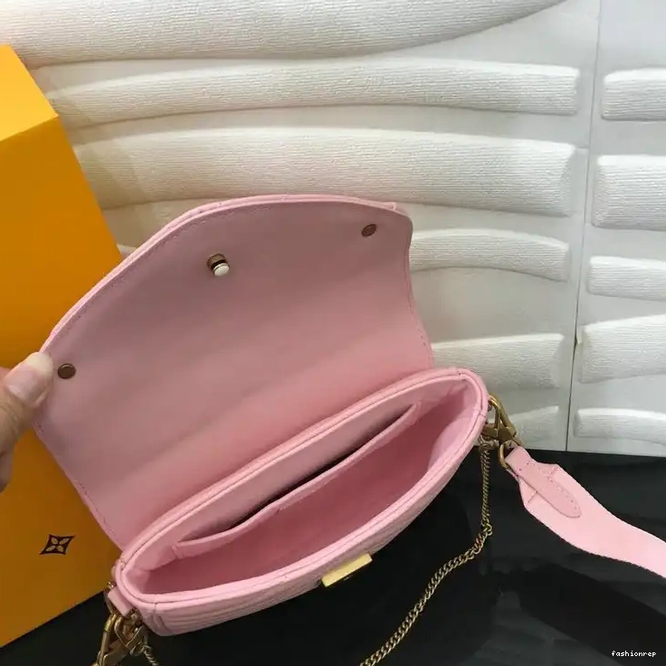 Fashionrepsfam ru Bags 205FY0108 LV 0610